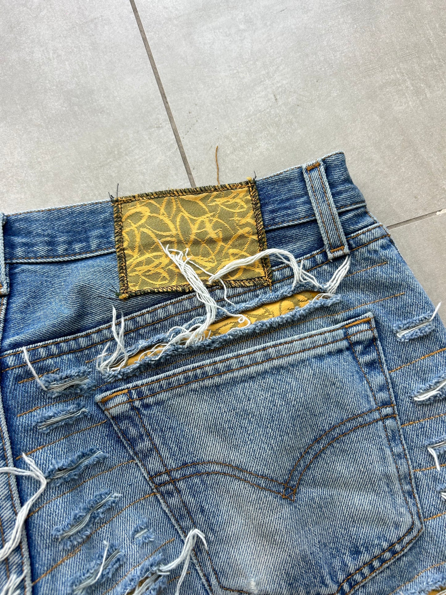 Golden rift jeans