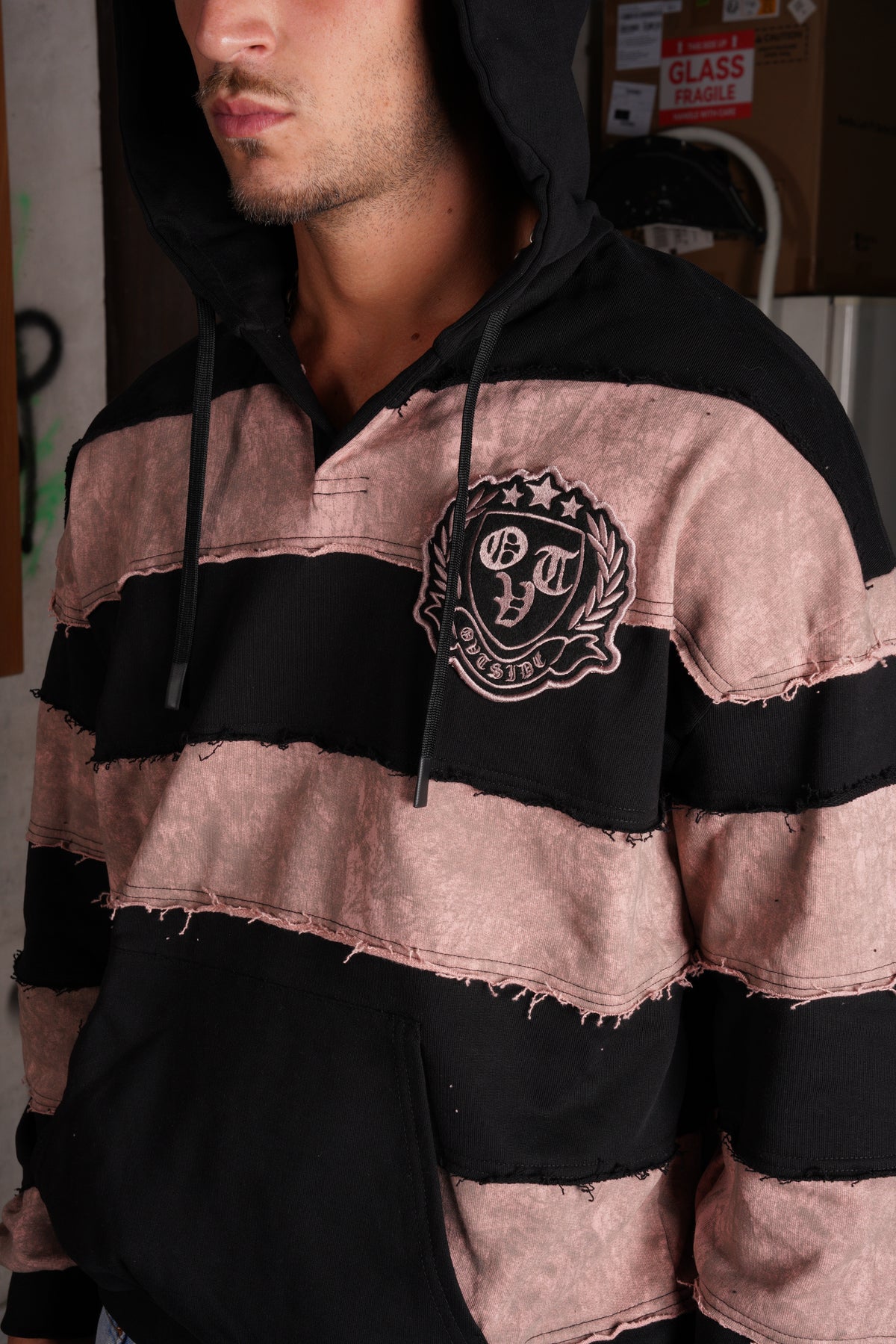 V-CUT HOODIE
