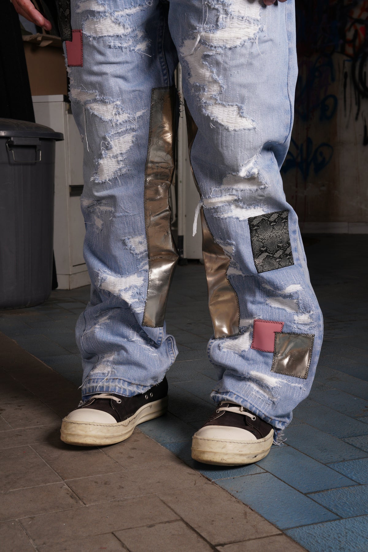 REBEL SCARS DENIM