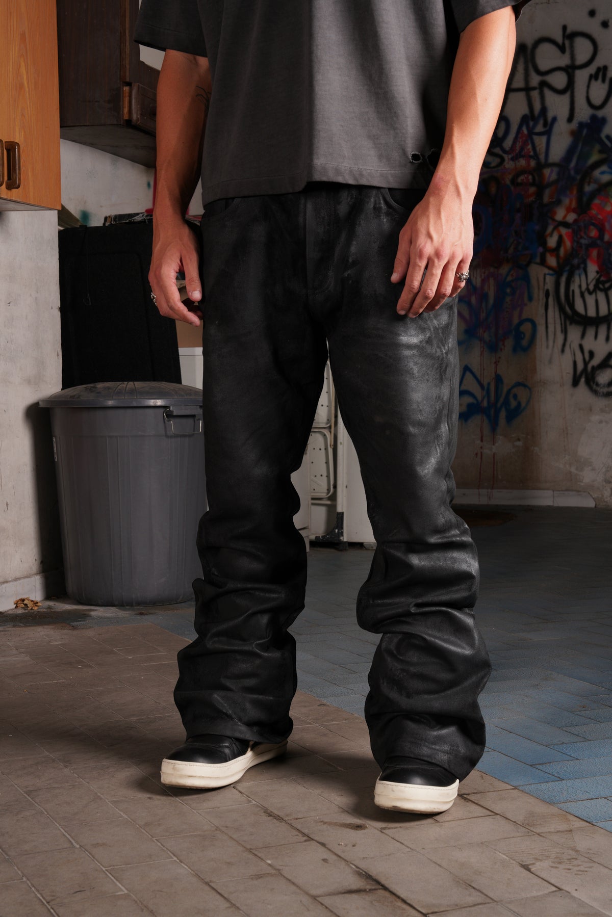 BLACK NIGHT DENIM