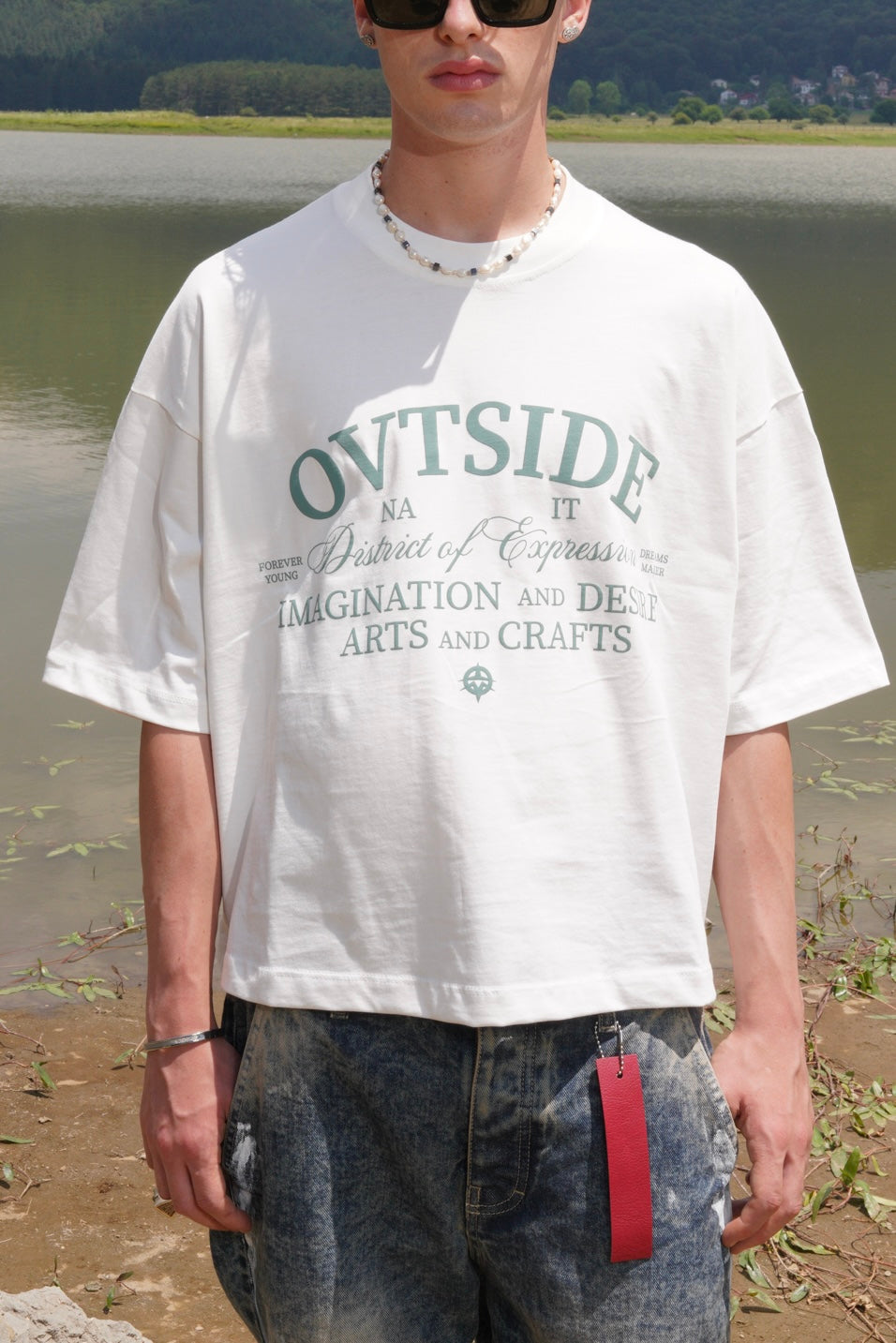 WHITE TEE district of expression