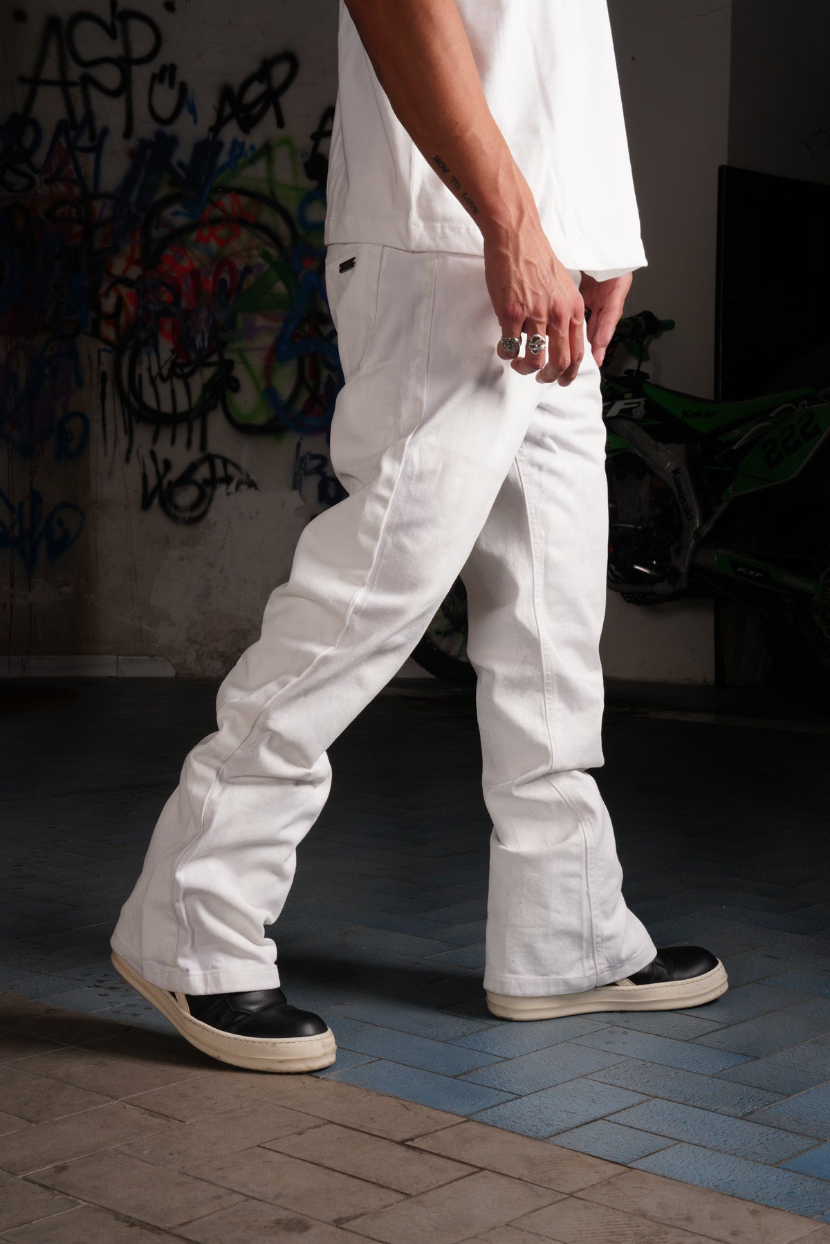 WHITE PEARL DENIM