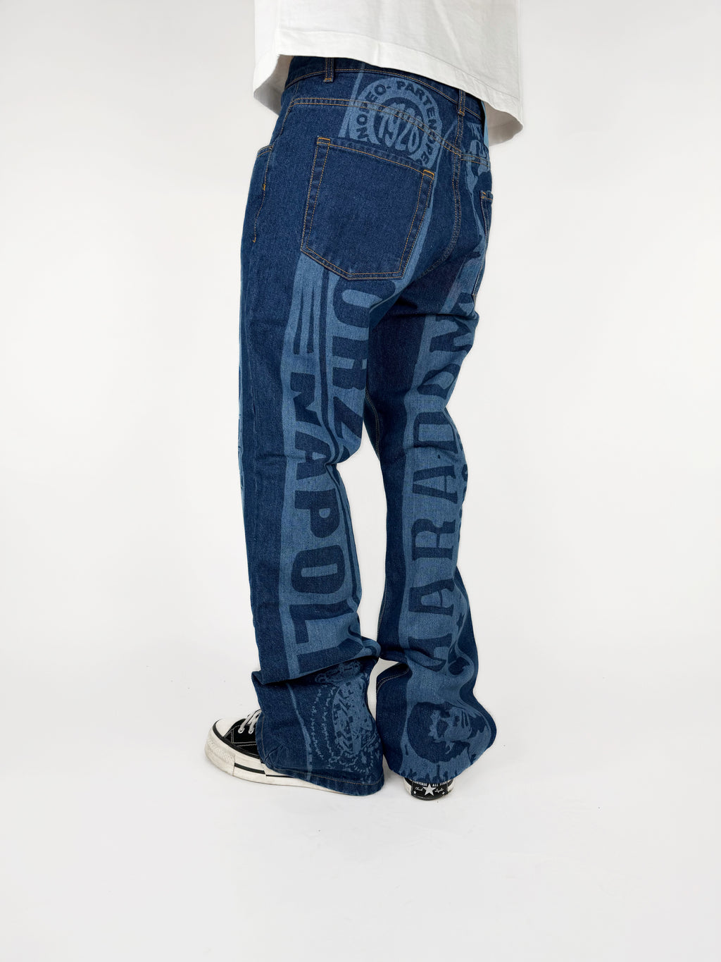 O81 LASER JEANS